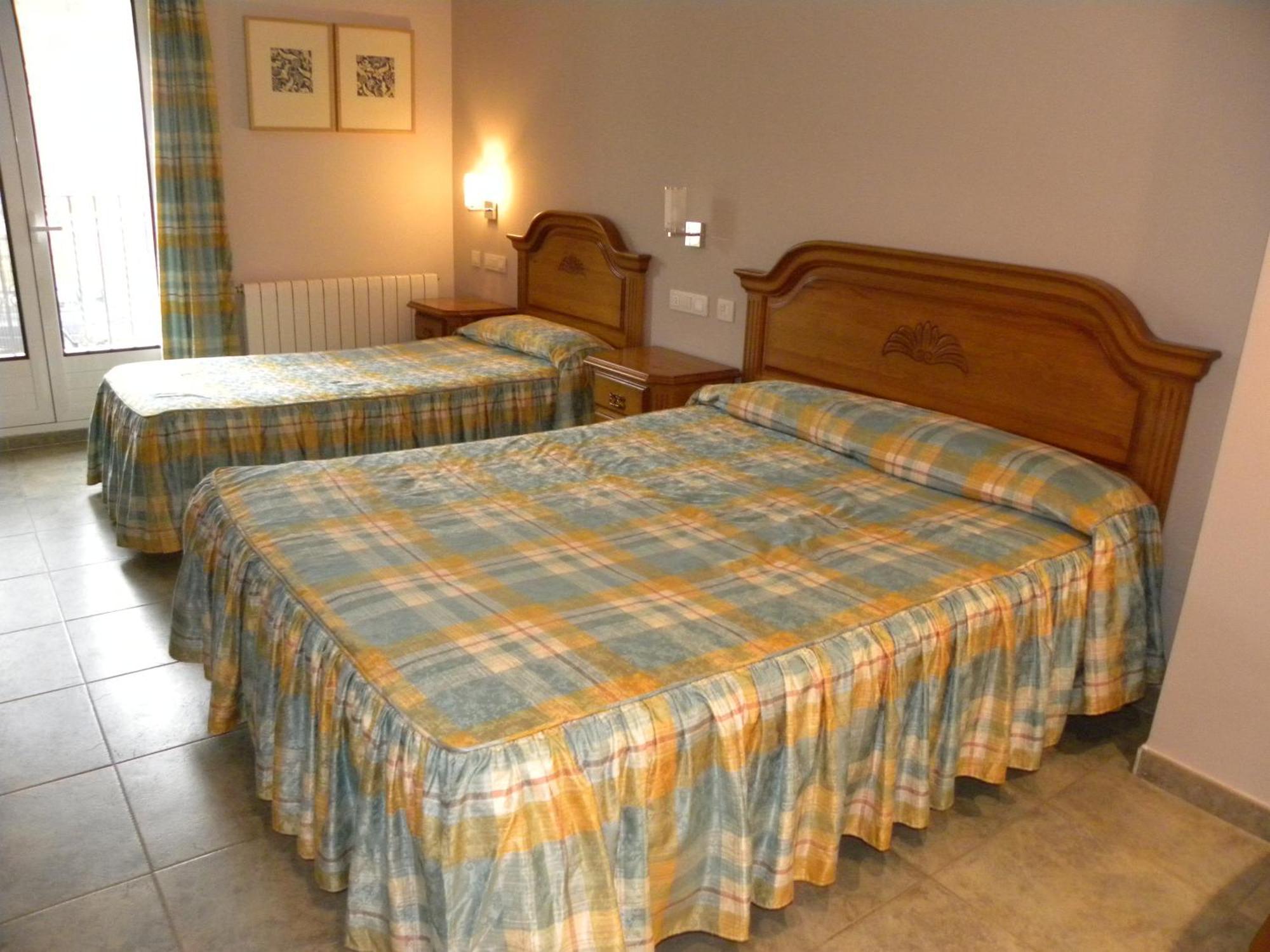 Hotel Duque De Calabria Manzanera Bilik gambar