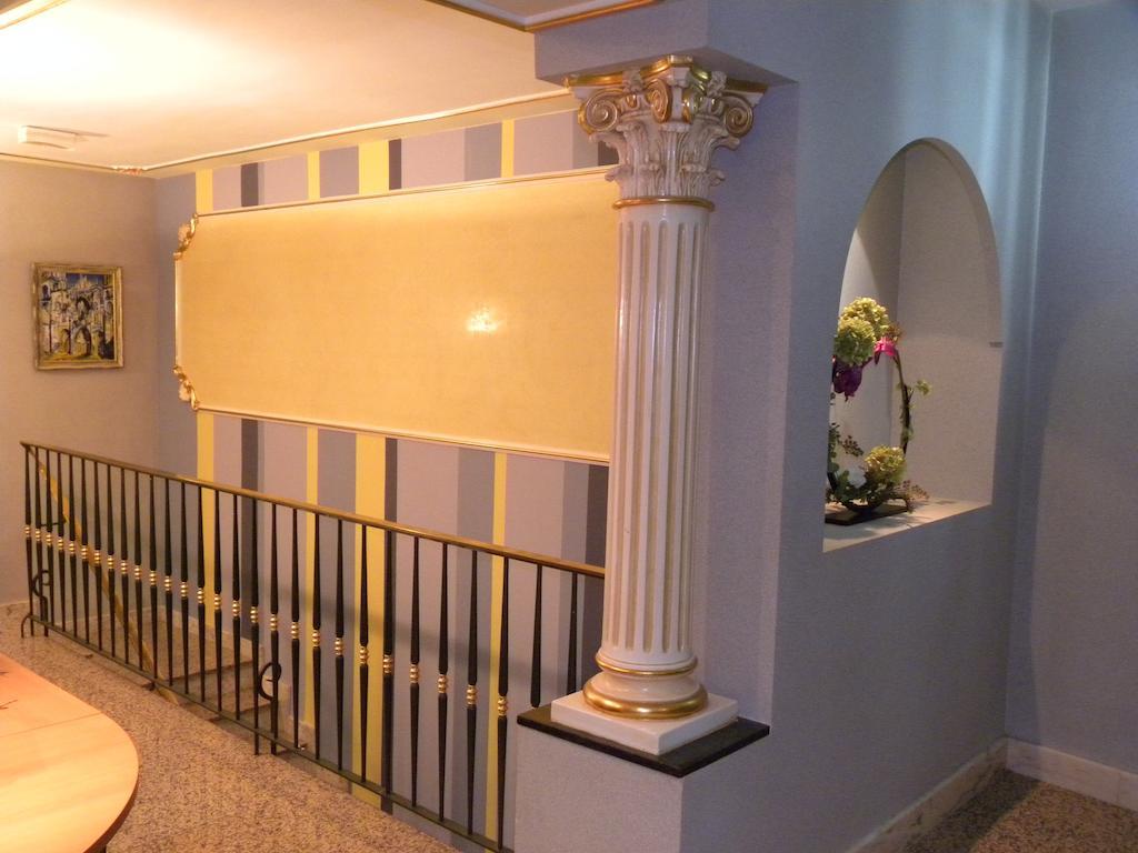 Hotel Duque De Calabria Manzanera Luaran gambar